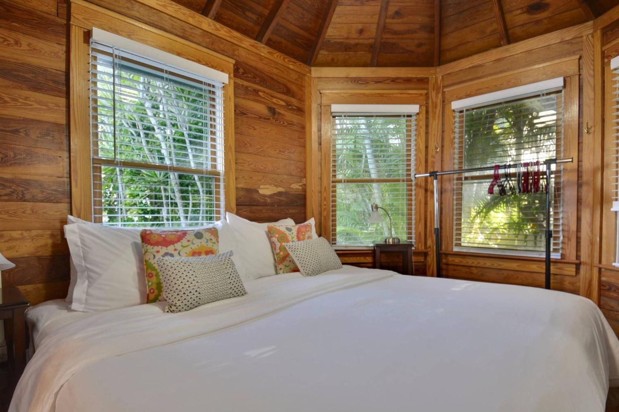 First Breath By Avantstay Close To Old Town W Pool Month Long Stays Only Key West Exterior photo